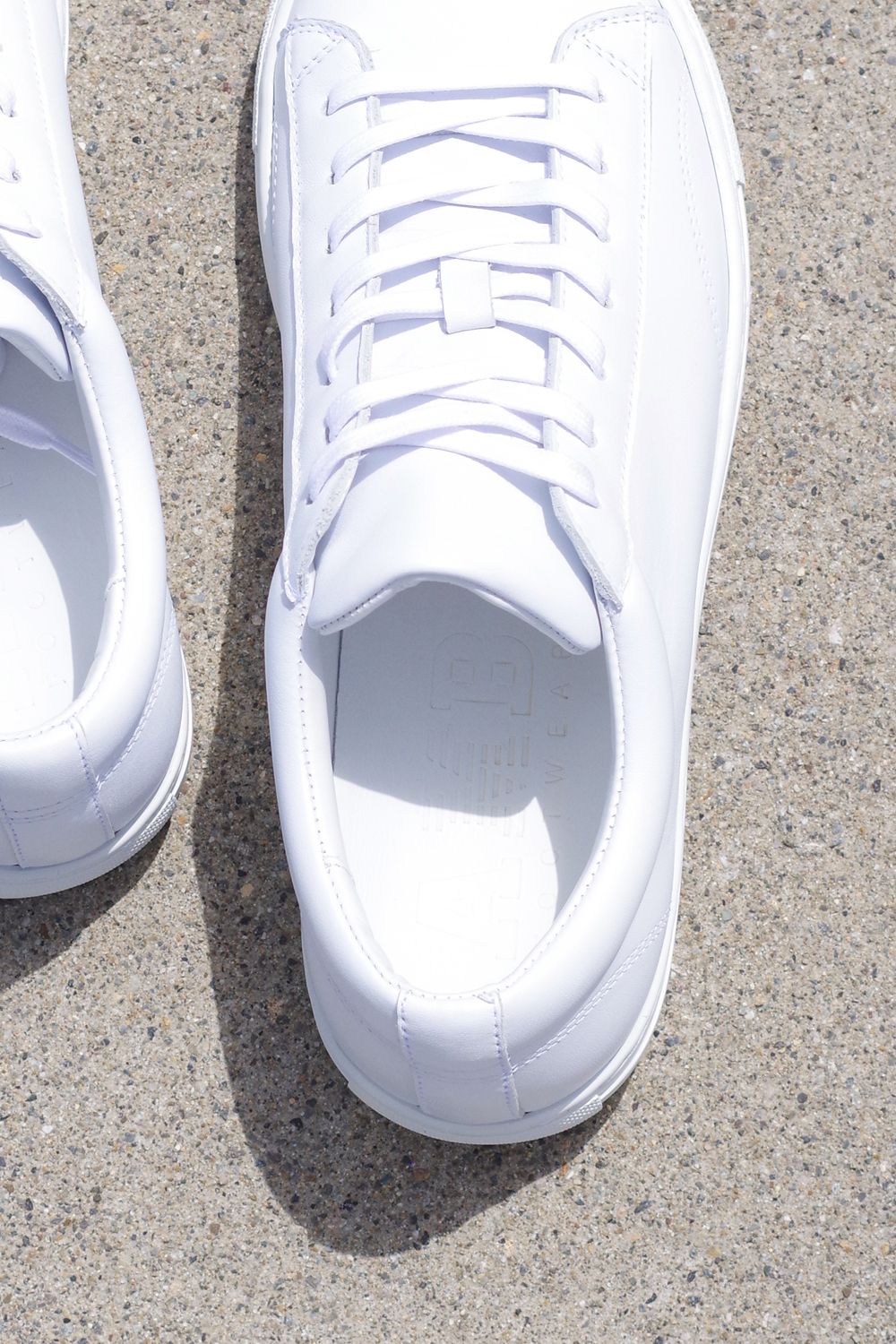 【GOSSIP別注アイテム】 CLIVE SAUVAGE / LOW CUT SNEAKER (オールホワイト)