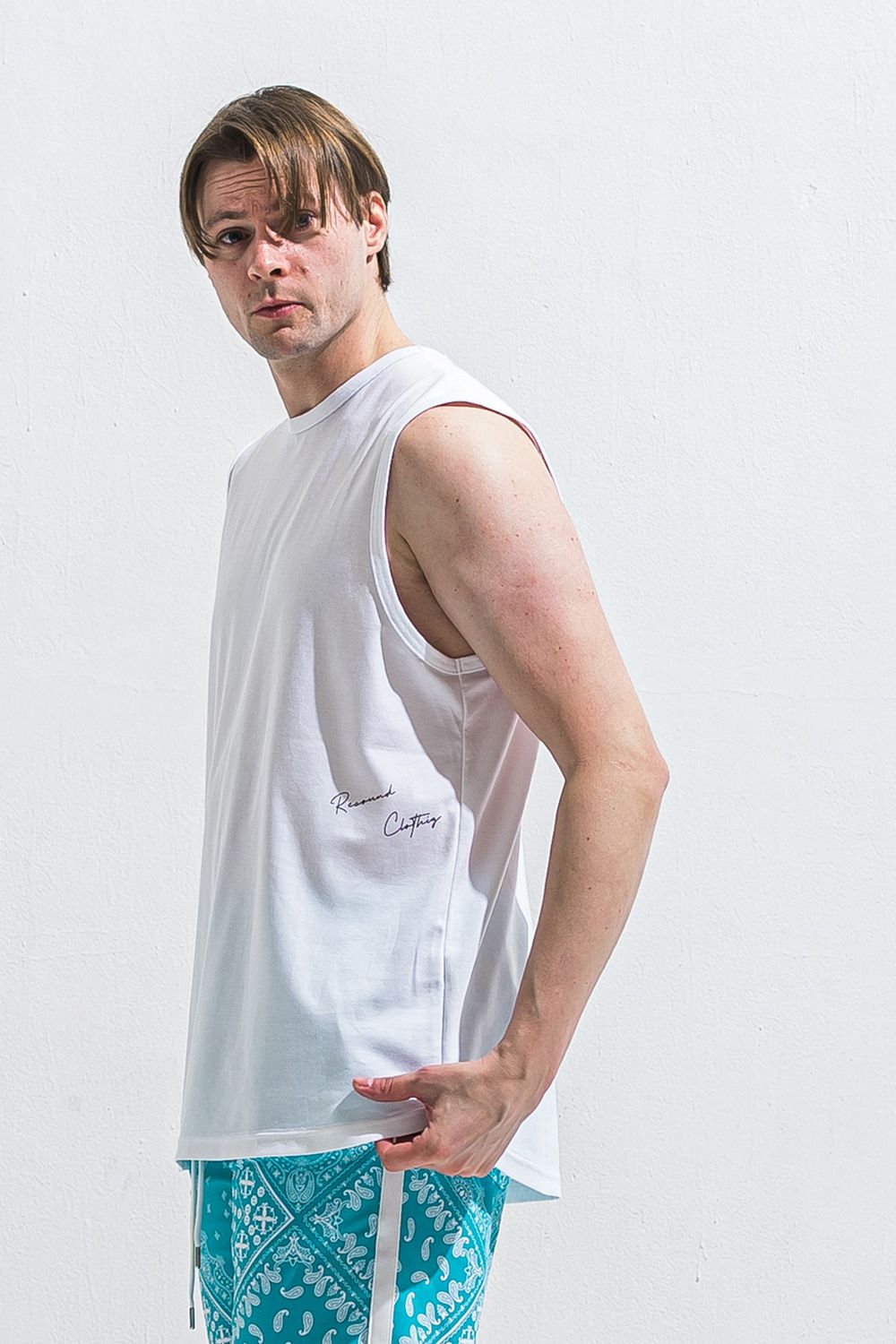 OVER NO SLEEVE / サイドロゴ オーバーサイズ ノースリーブ （ホワイト） (6月上旬入荷予定) ※オーダー締切:2月15日(日)18時