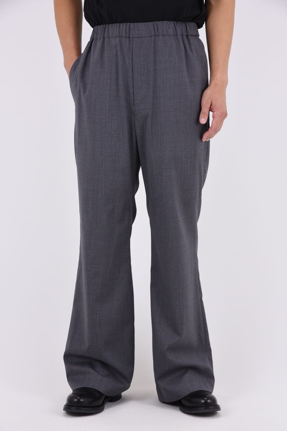 TWILL SOFT FLARE PANTS / ツイル ソフトフレアパンツ (グレー)