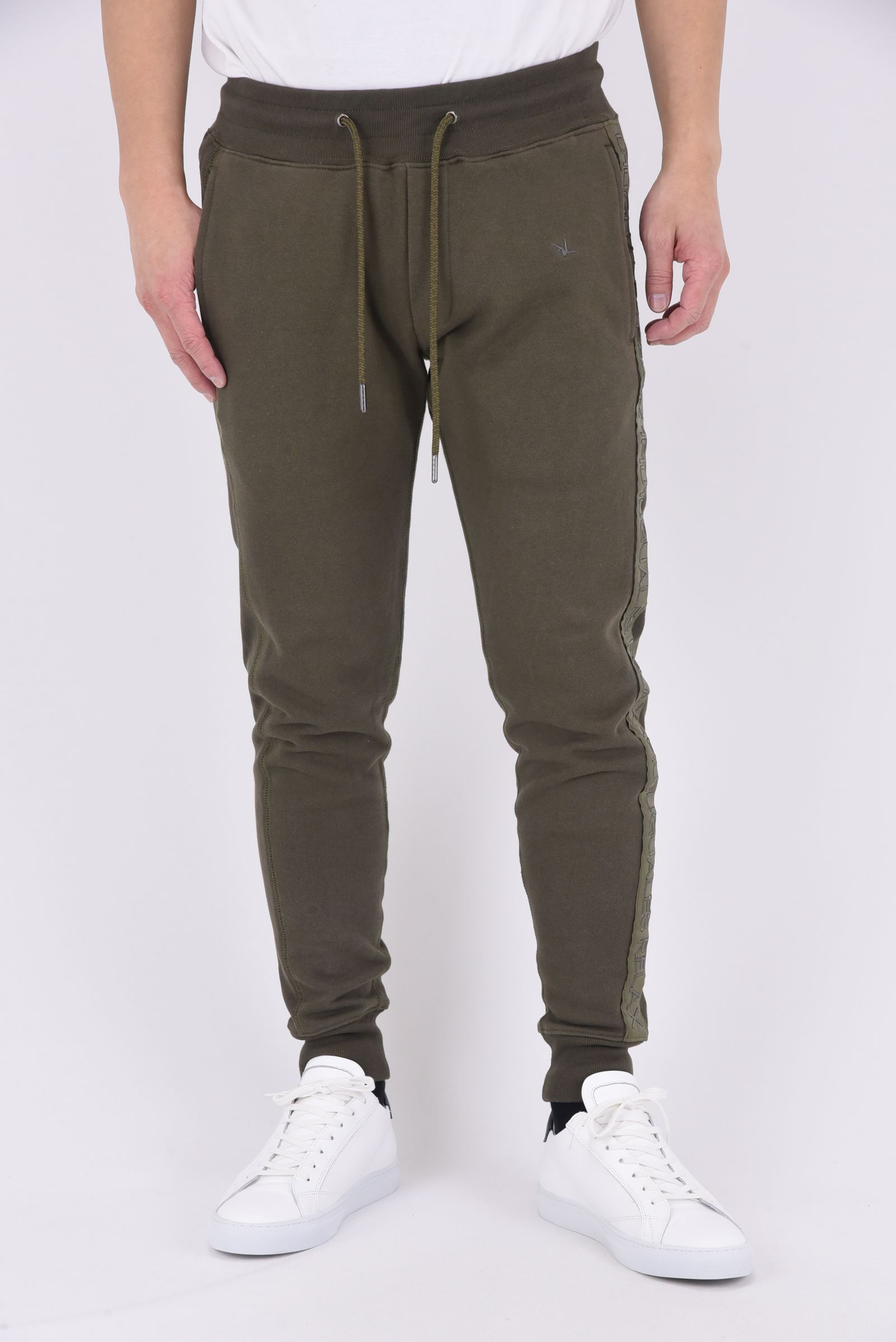 TAPE LOGO LONG PANTS / テープロゴ ロングパンツ (カーキ)