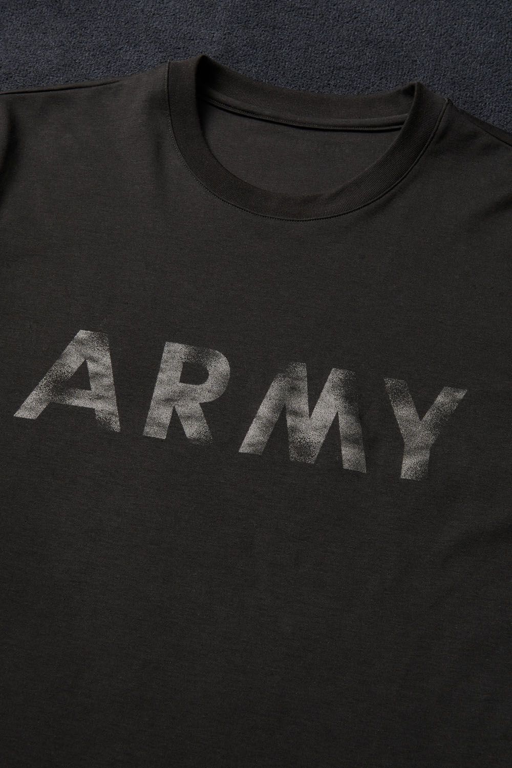 【BLACK MILITARY Vol.19】 VINTAGE LOGO ARMY T-sh BLACK / BLACK (8月頃入荷予定) ※オーダー締切 6/28(水)11:59迄