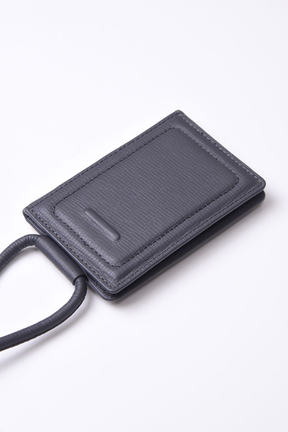 STRAPPED-ACCESSORY-CARDCASE / ストラップ付き MagSafe対応 ショルダーカードケース (グレー)