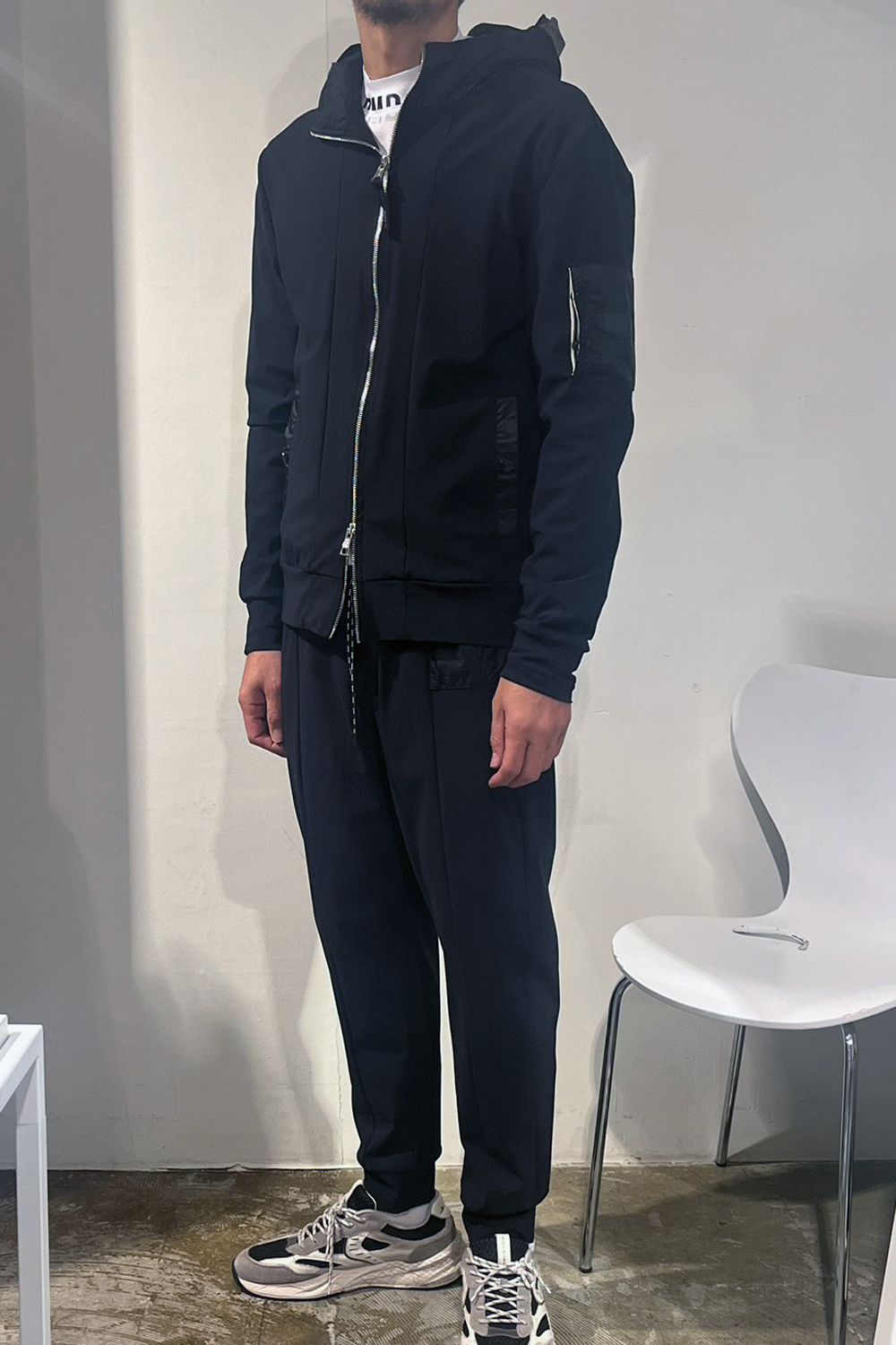 【26AW】 SIPHO / ブランドロゴ ハイブリッド ジップアップパーカー (ブラックカーボン) (9月入荷予定)