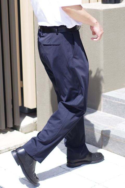 1OUT-PLEATS PANTS - STRETCH JERSEY / ポリエステルジャージー 1アウトプリーツ スラックス ネイビー