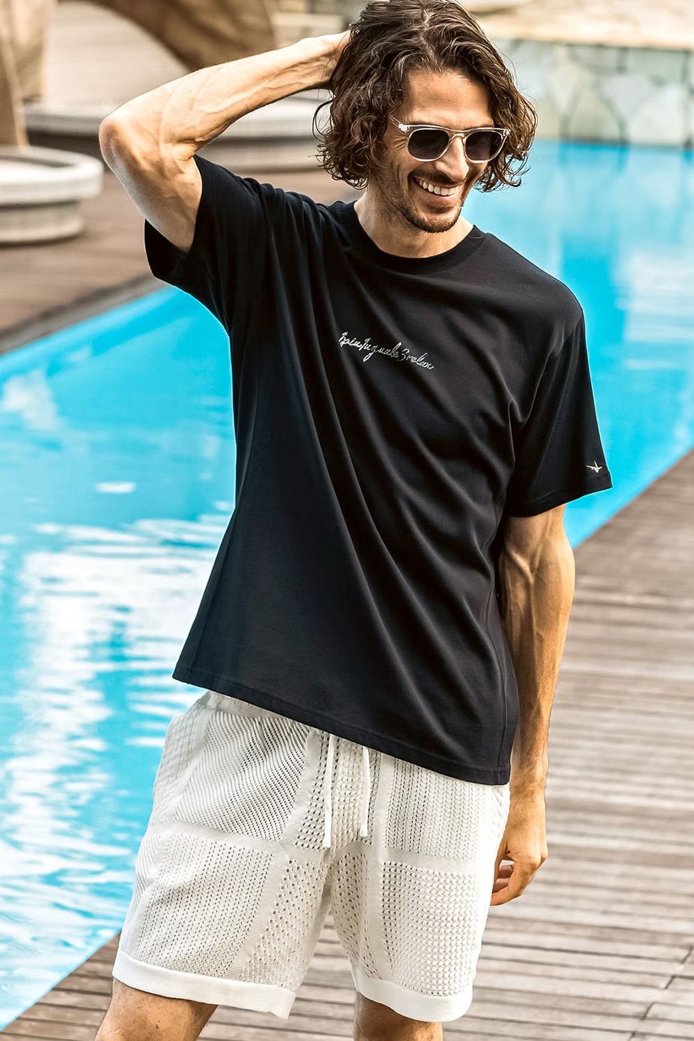 【26SS】 GRADIENT RHINESTONE T-SHIRT / グラデーション ラインストーンロゴ Tシャツ (ブラック)