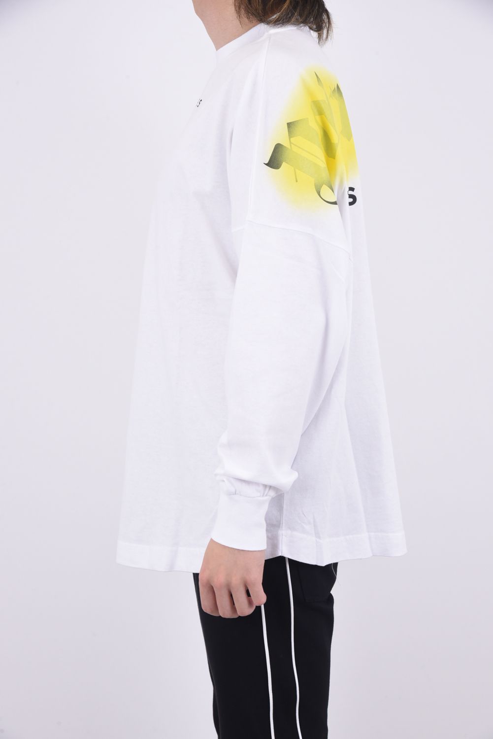 LA SPRAYED LOGOTEE L/S / ロゴプリント スプレー クルーネック ロングスリーブ Tシャツ ホワイト