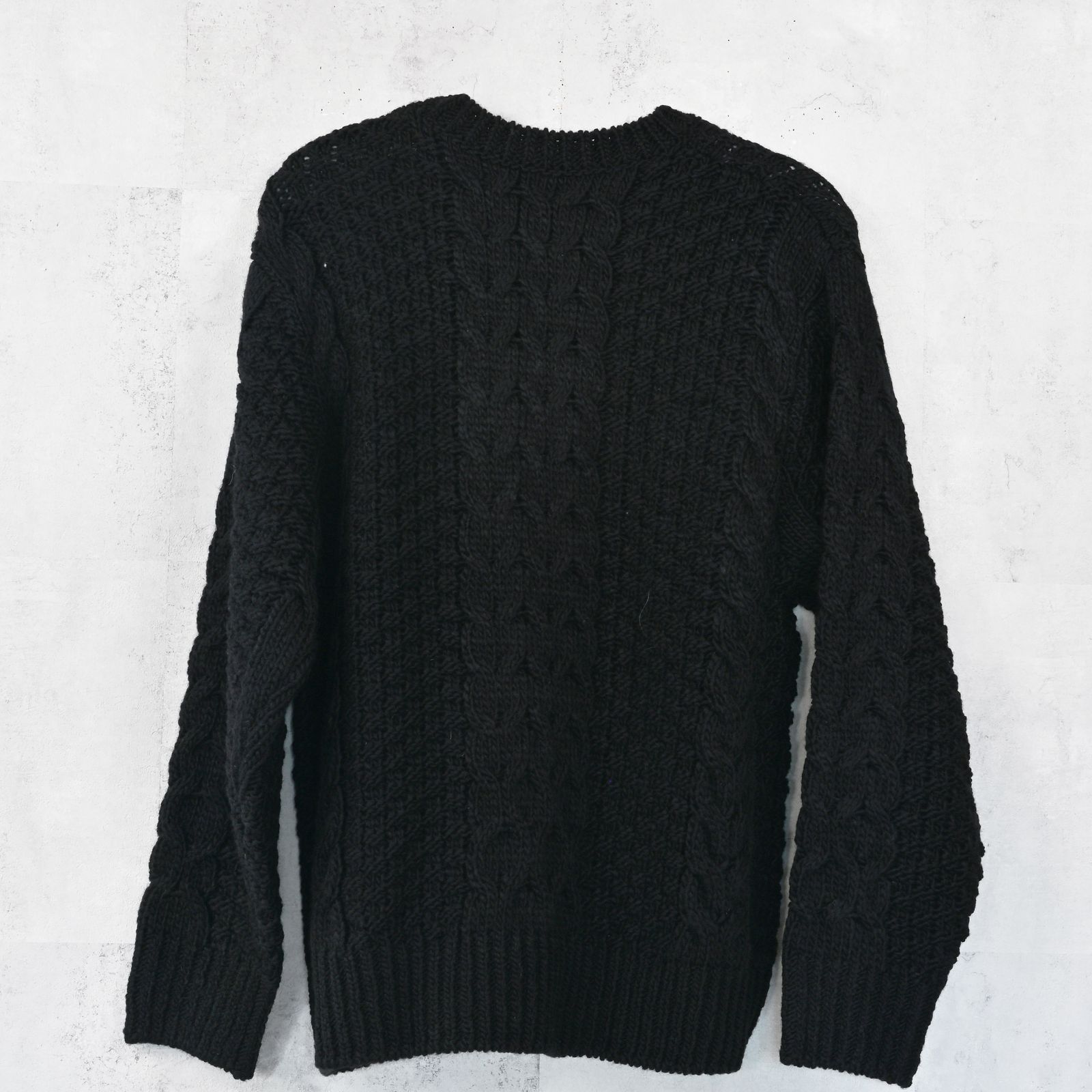 CABLE LAW SWEATER / ケーブル編み ローゲージセーター (ブラック) (10月下旬入荷予定) ※オーダー締切:9月7日(月)17時
