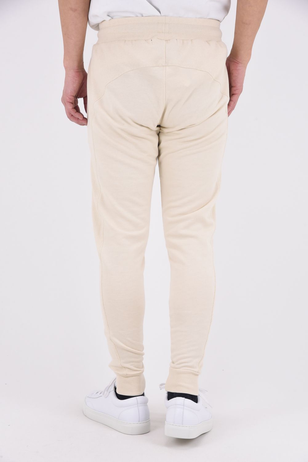 【26SS】 EMBOSSED LOGO JOGGER PANTS / エンボスロゴ ジョガーパンツ (ベージュ)