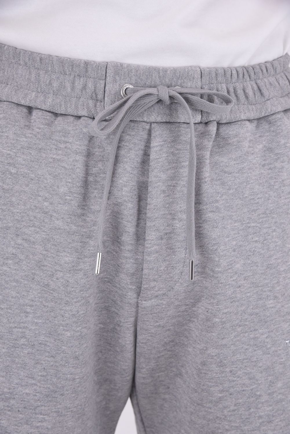 FUSSA (フッサ) / ワンポイントロゴ レギュラーフィット ショートパンツ （グレー）