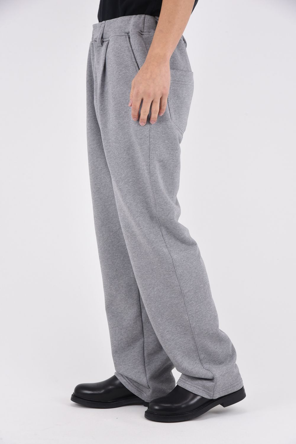 【26SS 39th】 HF URAKE WIDE TUCK PANTS / 高機能裏毛 セミワイドシルエット イージータックパンツ (グレー)