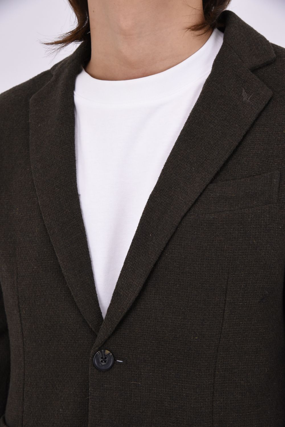【26AW】【セットアップ】 WOOL-BLEND CAMO-EMBOSSED JACKET & SLACKS / ウール混 エンボスカモフラージュ テーラードシングルジャケット&イージースラックス (カーキ)