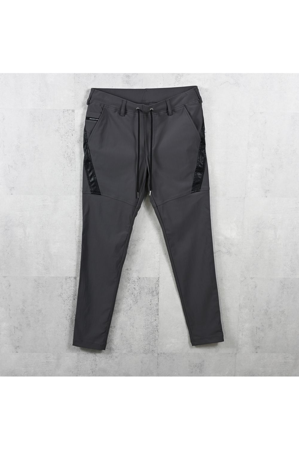 TYLER NYLON PANTS / ストレッチナイロン サイドライン タイトテーパード イージーパンツ (チャコール) (5月中旬頃入荷予定) ※オーダー締切:2月15日(日)18時