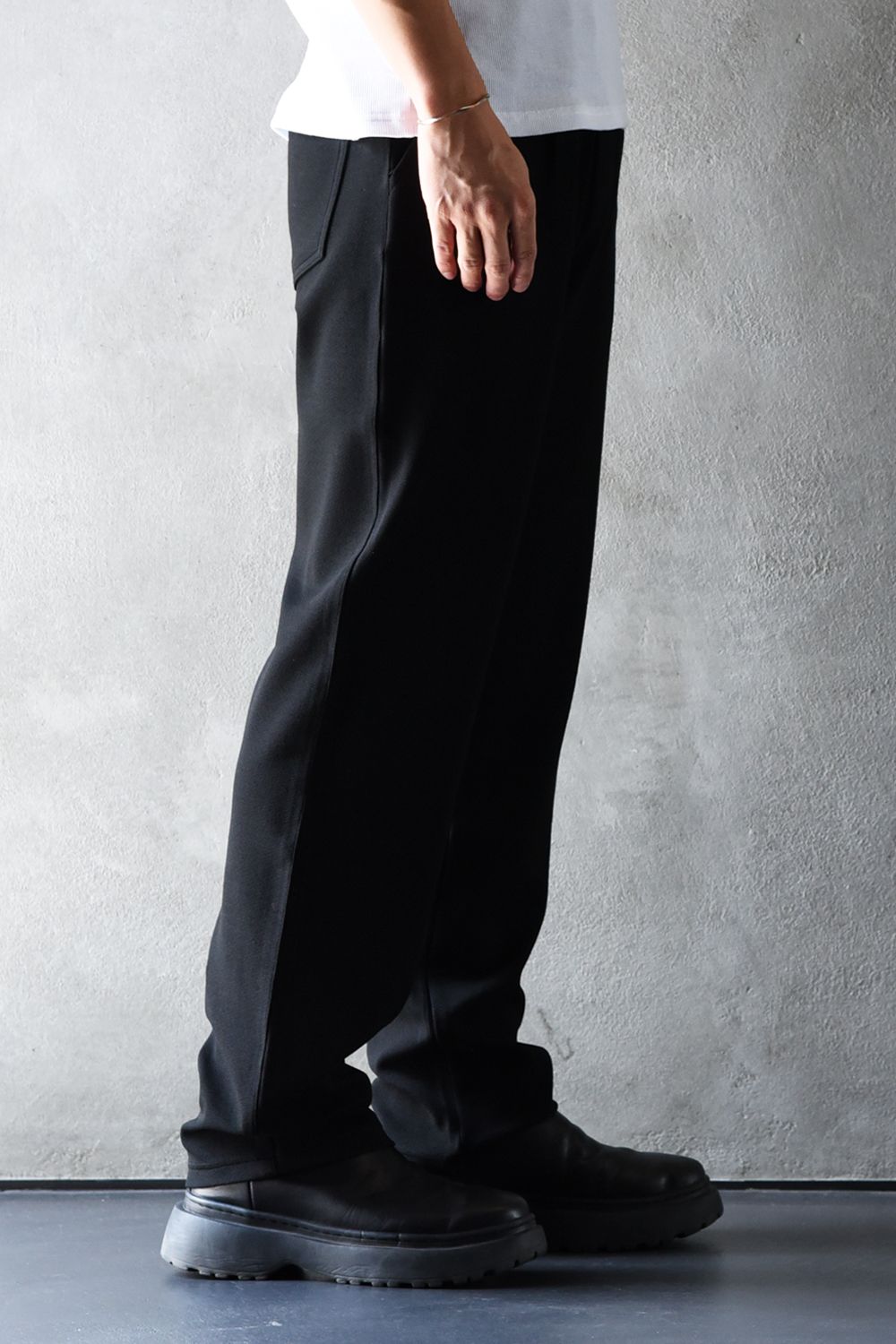 CHRIS EASY WIDE TUCK PANTS / ブリスターニット ワンタック イージーパンツ (ブラック)
