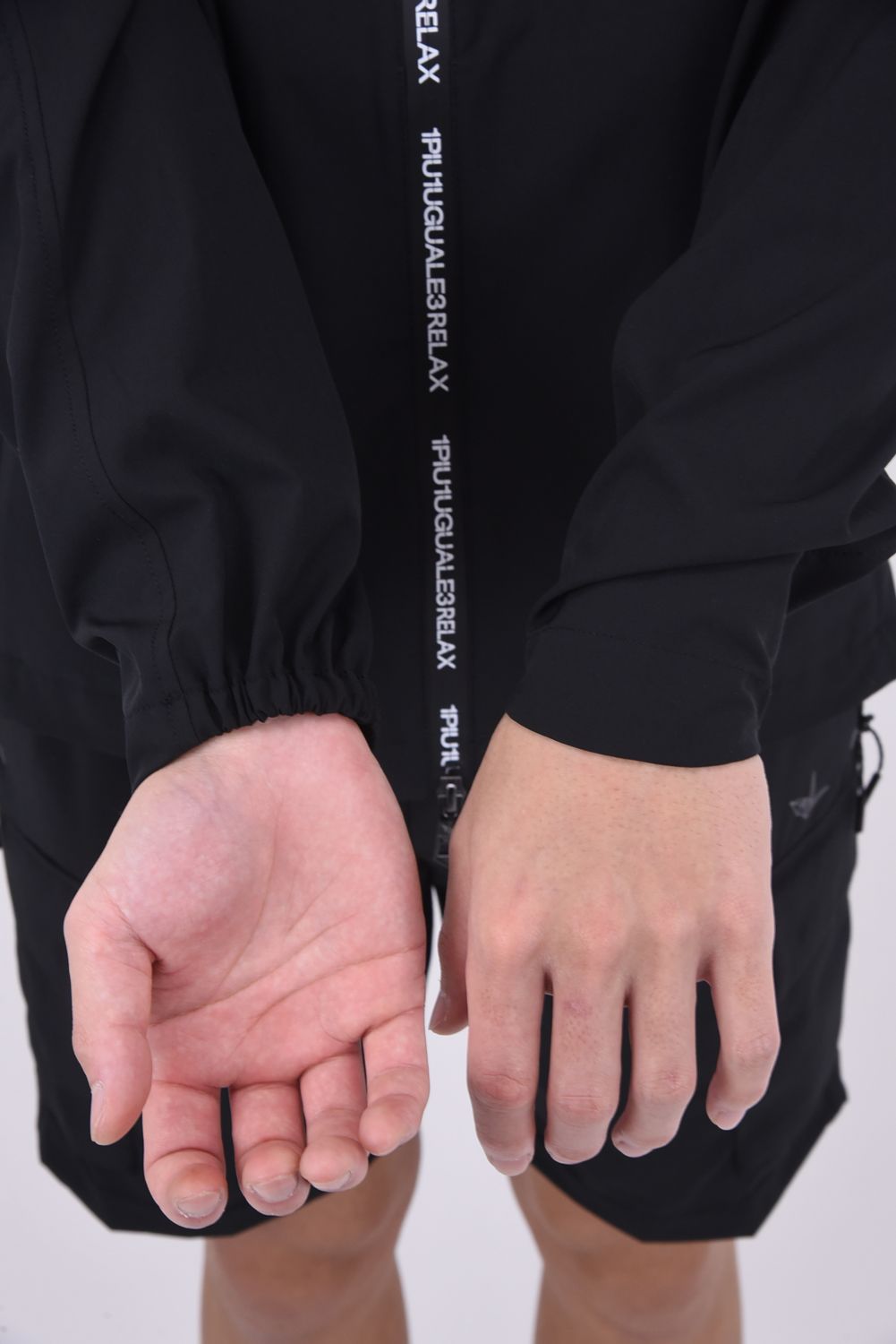 LOGO ZIP LIGHT HOODIE / ロゴジップ ライトフーディー ブラック