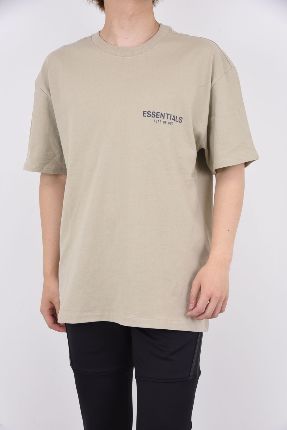 Tシャツ/カットソー(半袖/袖なし)FOG Fear Of God Essentials Logo T-shirt