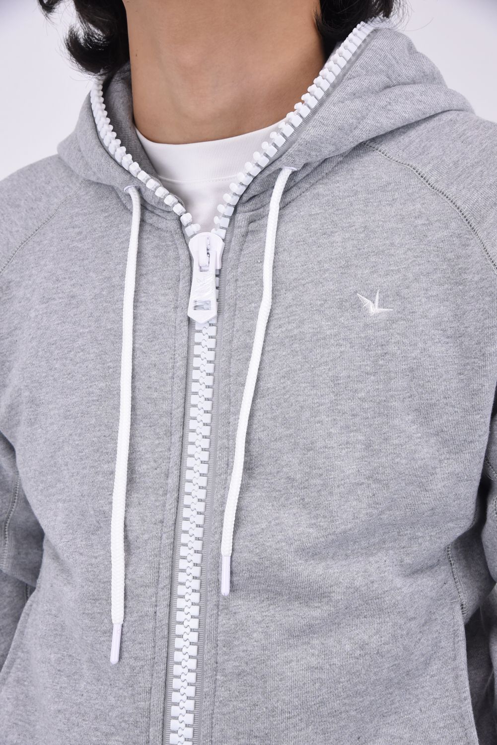 BIG ZIP BACK LOGO HOODIE / ビッグジップ バックロゴ フーディ トップグレー