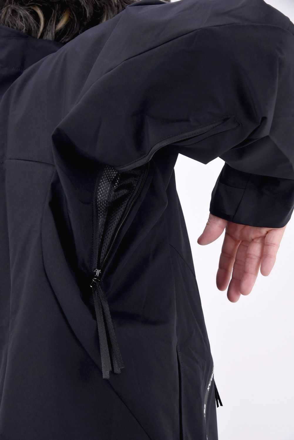 【+phenix】GTX MOUNTAIN PARKA / GTX マウンテンパーカー ブラック