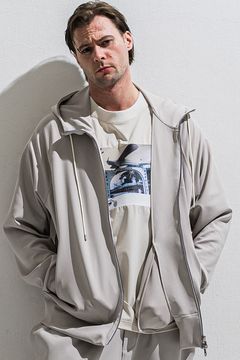 SIGN ZIP HOODIE / サインプリント ジップアップパーカー (グレージュ) (2月上旬入荷予定) ※オーダー締切12/13(土)17:00