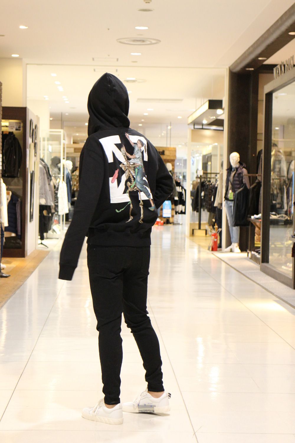 【 OFF-WHITE 】2020AWスタイル