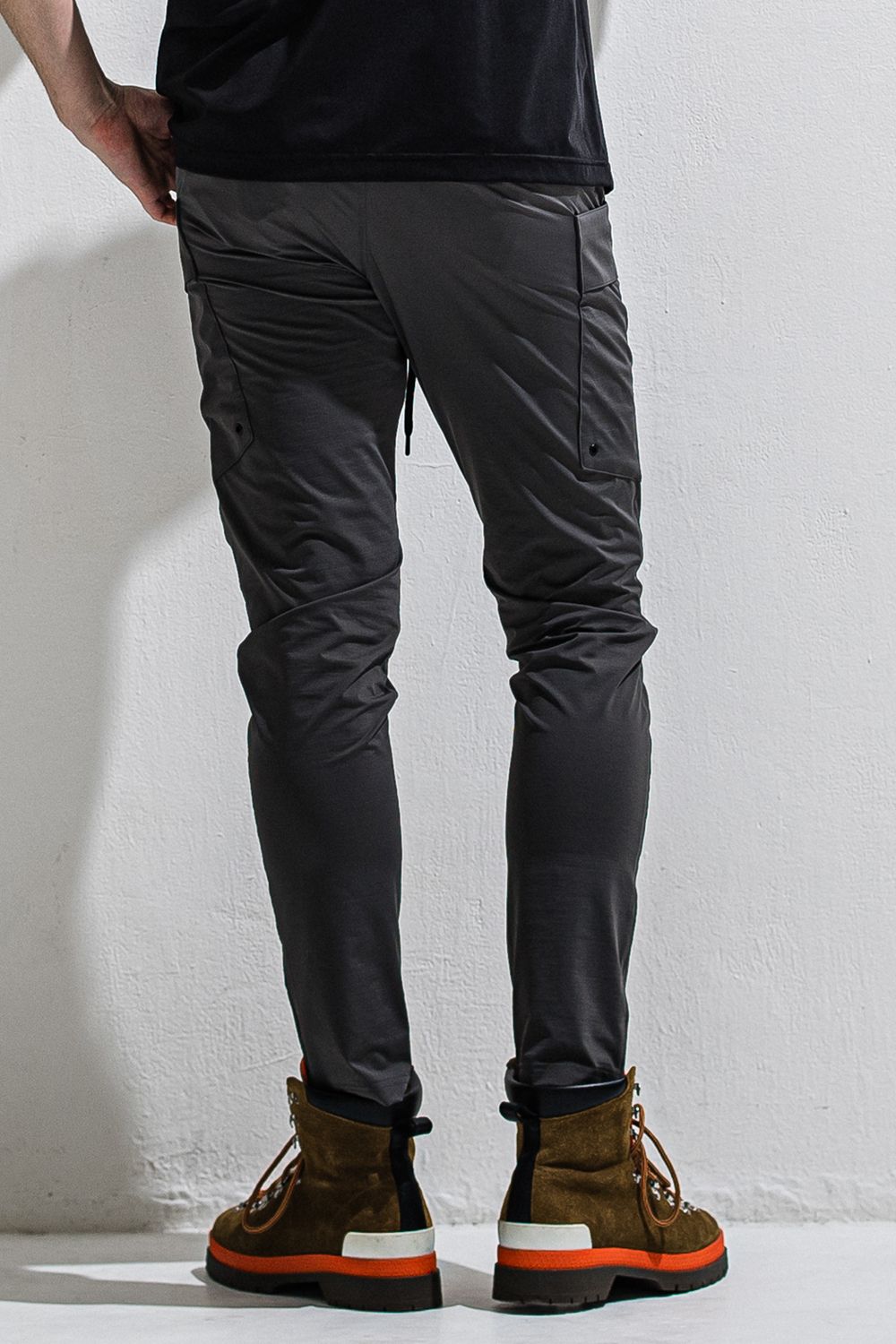 GR PT / ナイロンストレッチ タイトテーパードシルエット ギアパンツ (チャコール) (3月中旬入荷予定) ※オーダー締切12/13(土)17:00