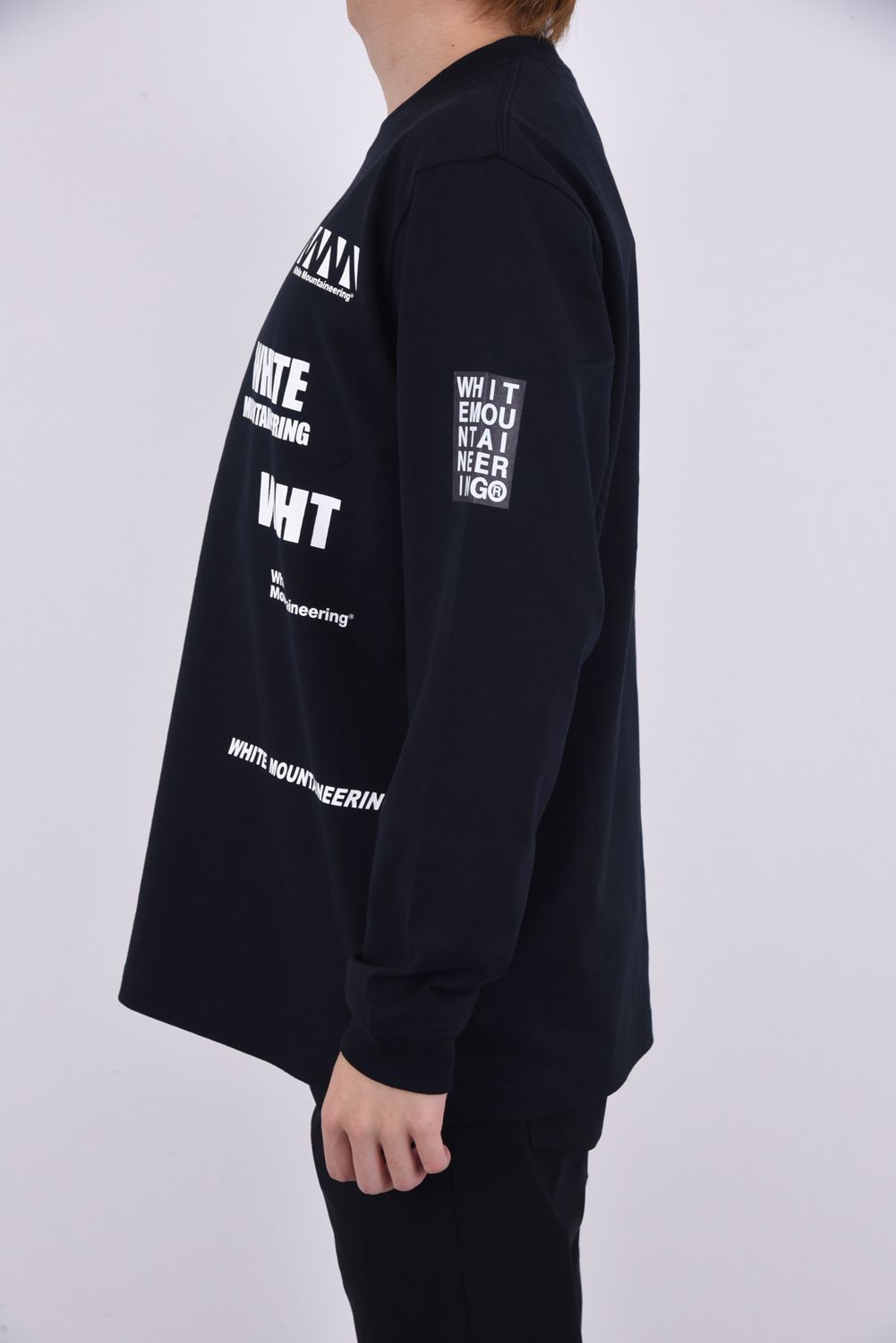 White Mountaineering - WM LOGO RANDAM PRINTED LONG SLEEVE T-SHIRT / ランダムロゴ  プリント クルーネック 長袖 Tシャツ ブラック | gossip