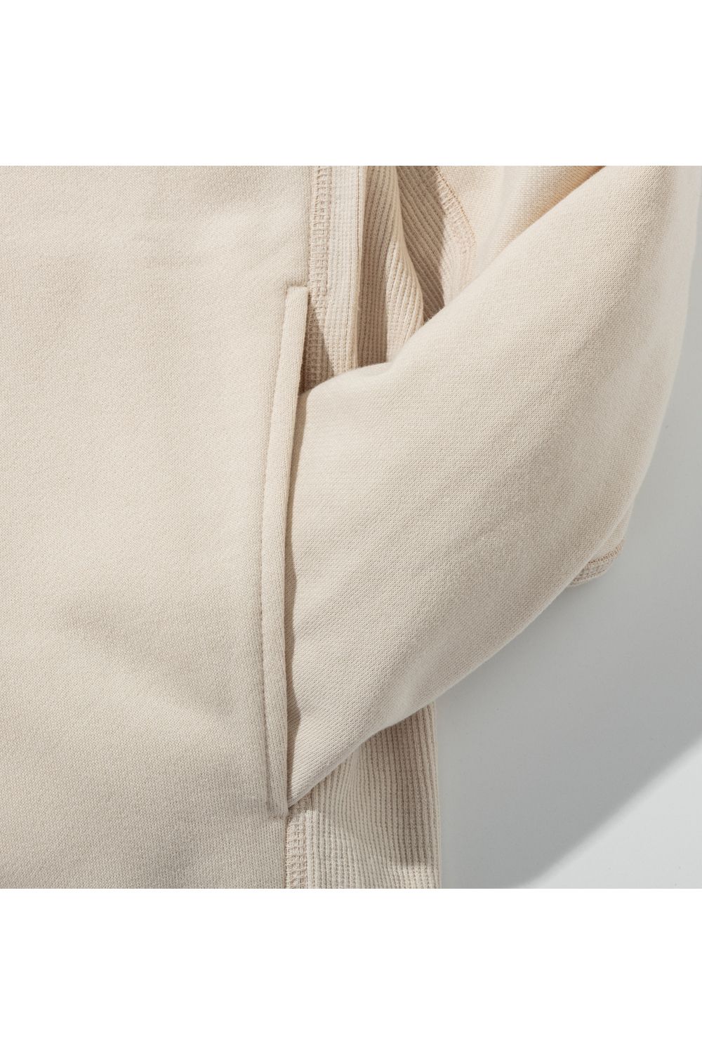 【26SS】 HOOD EMBOSSED LOGO HOODIE / エンボスロゴ ジップパーカー (ベージュ) (2月上旬入荷予定)