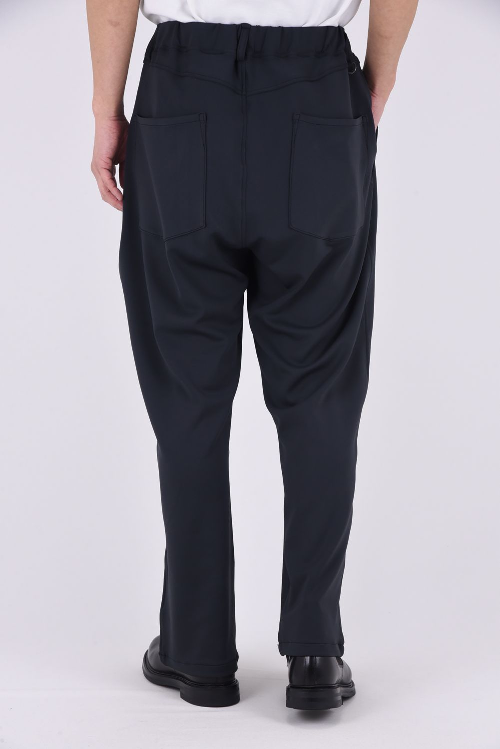 EMILIO DB WIDE PANTS / ダンボール素材 接触冷感 エコレザーコインポケット スラックス型イージーワイドパンツ (ブラック)