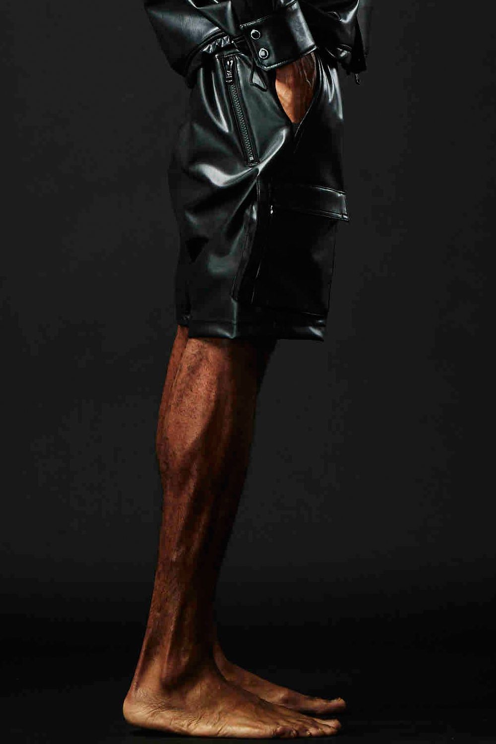 113SPORT PREMIUM SPORT LEATHER ONESIDE CARGO SHORTS / プレミアム スポーツ レザー カーゴショートパンツ ブラック (2月~3月頃入荷予定)
