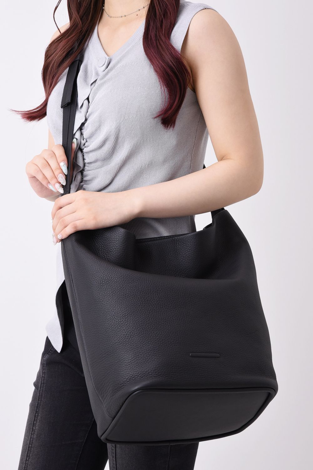 ESSENTIAL DAILY HOBO MEDIUM / シュリンクレザー ミディアムサイズ ショルダートートバッグ (ブラック)
