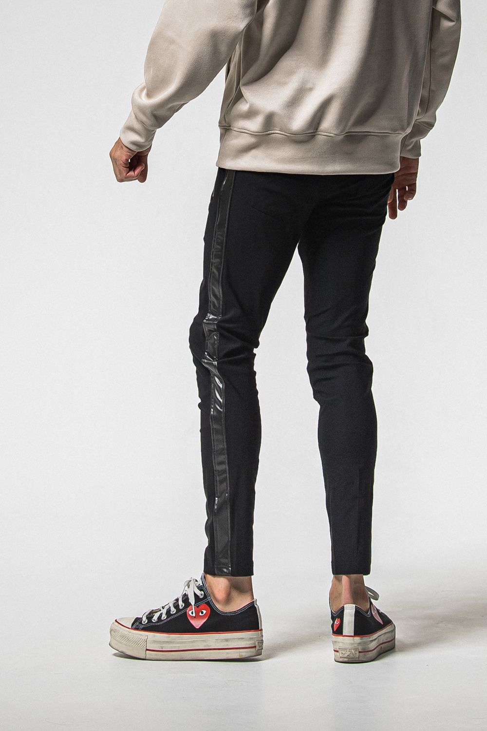LEATHER LINE TRUCK PT / 高機能ナイロン レザー切り替えサイドライン トラックパンツ (ブラック/ブラック) (1月上旬頃入荷予定) ※オーダー締切：9月1日(月)18:00