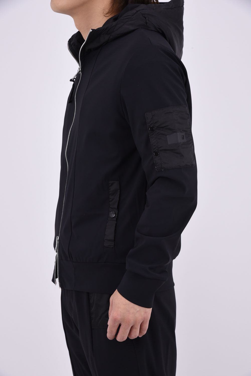 【26AW】 SIPHO / ブランドロゴ ハイブリッド ジップアップパーカー (ブラックカーボン)