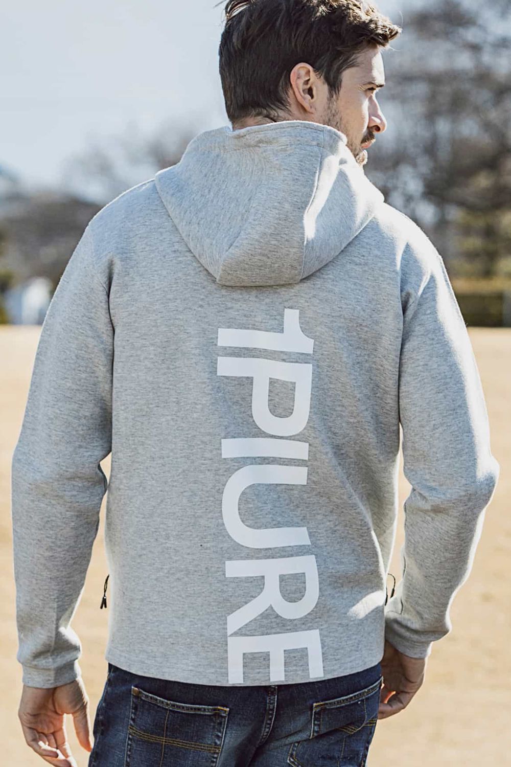 1PIU1UGUALE3 RELAX - TECH BACK LOGO HOODIE / バックロゴ