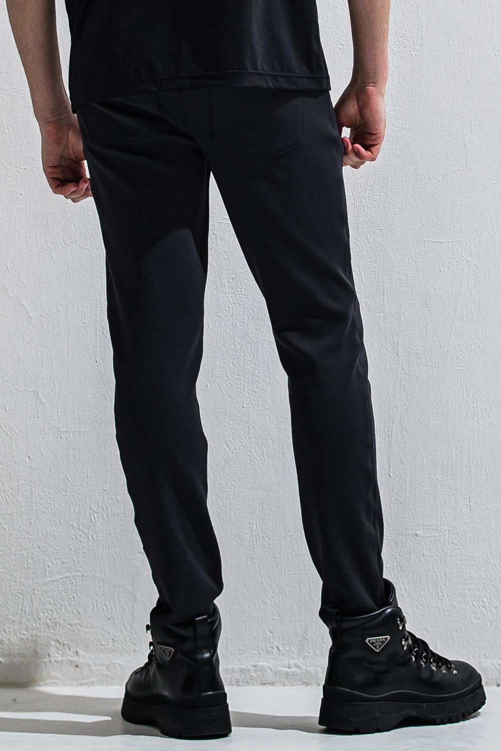 GAVIRIA DB EASY PANTS / ダンボール素材 接触冷感 エコレザーコインポケット スラックス型イージーパンツ (ブラック) (3月中旬入荷予定) ※オーダー締切12/13(土)17:00