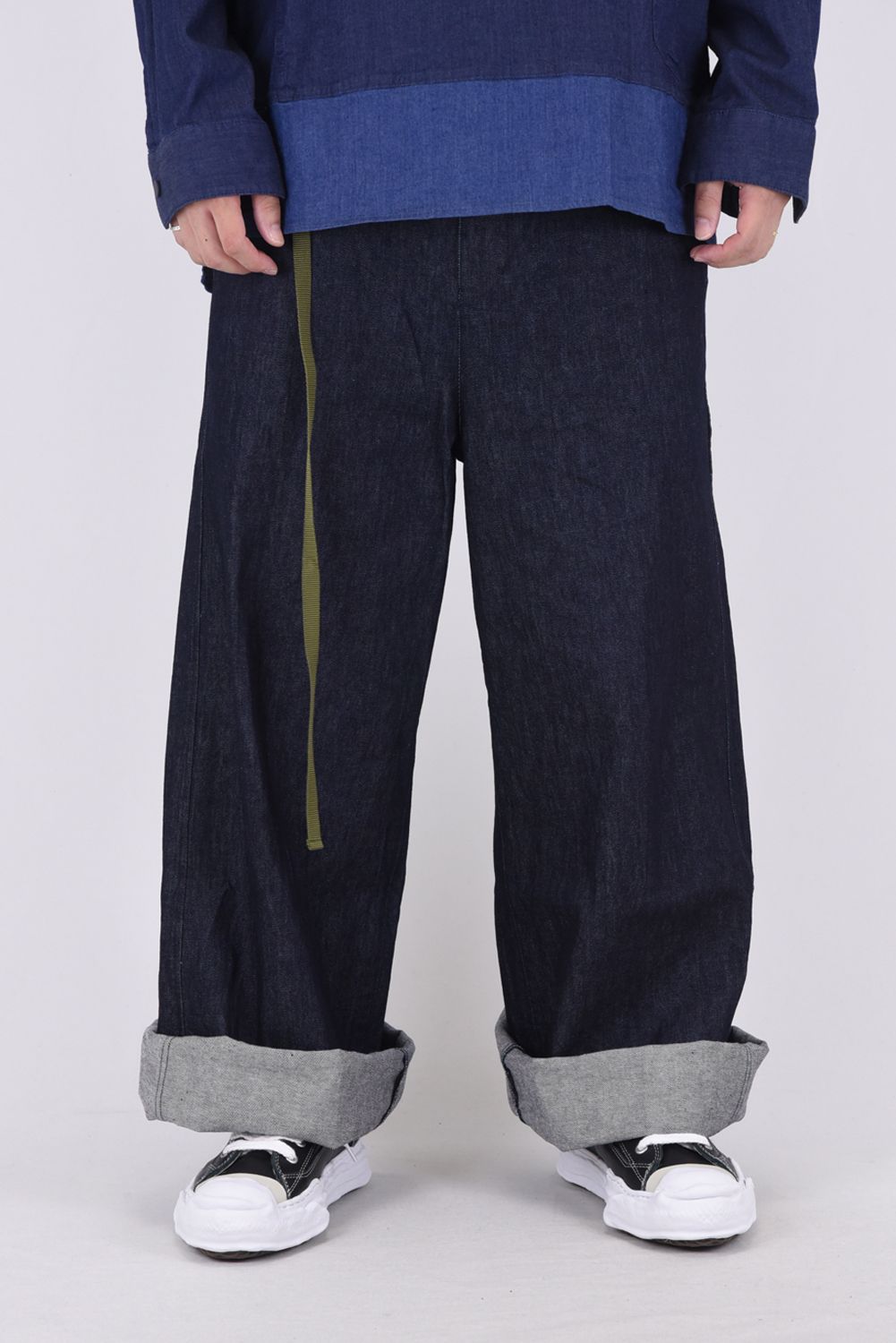 9oz DENIM BACK TUCKED WIDE PANTS / アジャスターベルト 9オンスデニム ワイドパンツ インディゴ