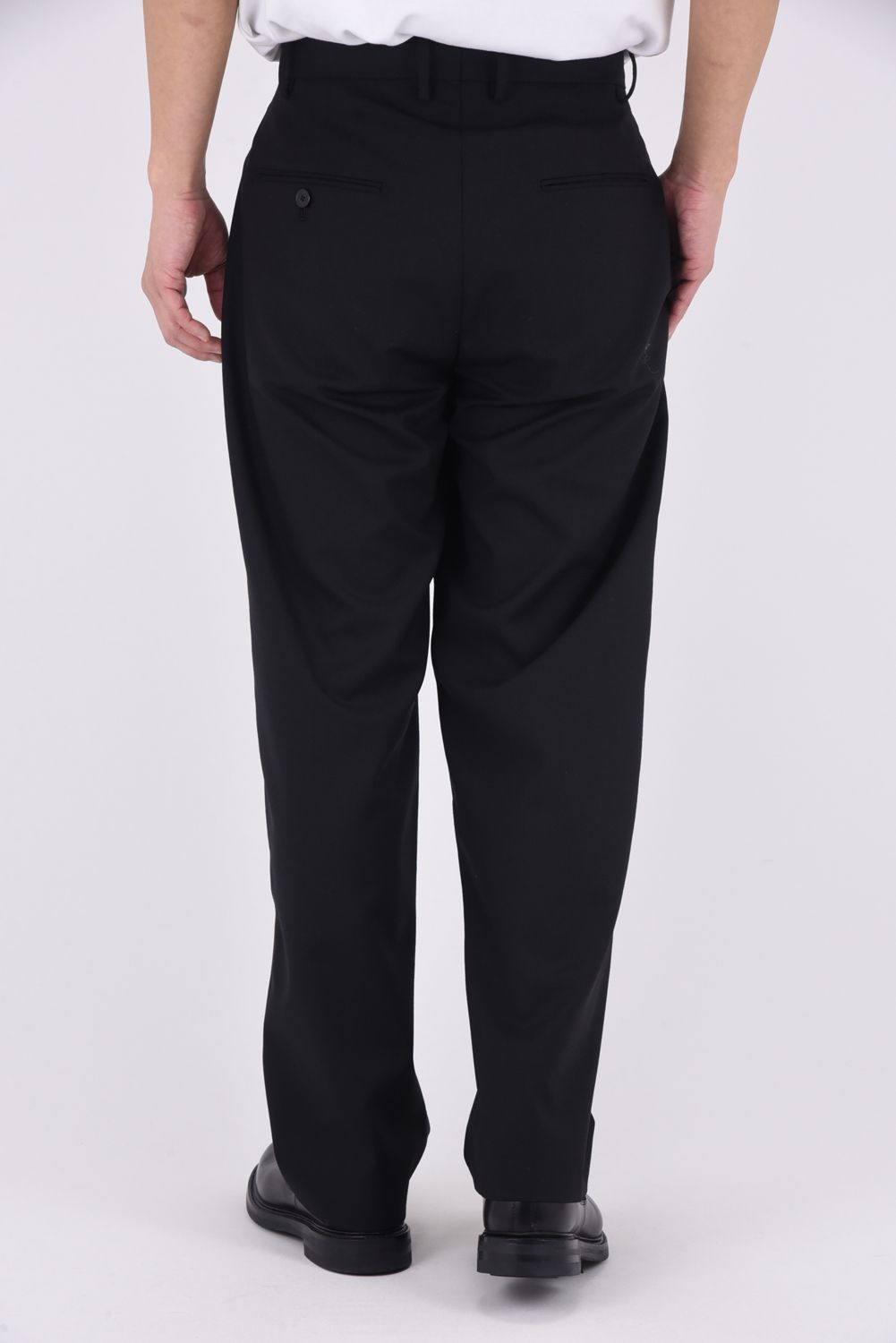 WOOL CLAMSKIN / ウール カームスキン テーパードパンツ (ブラック)