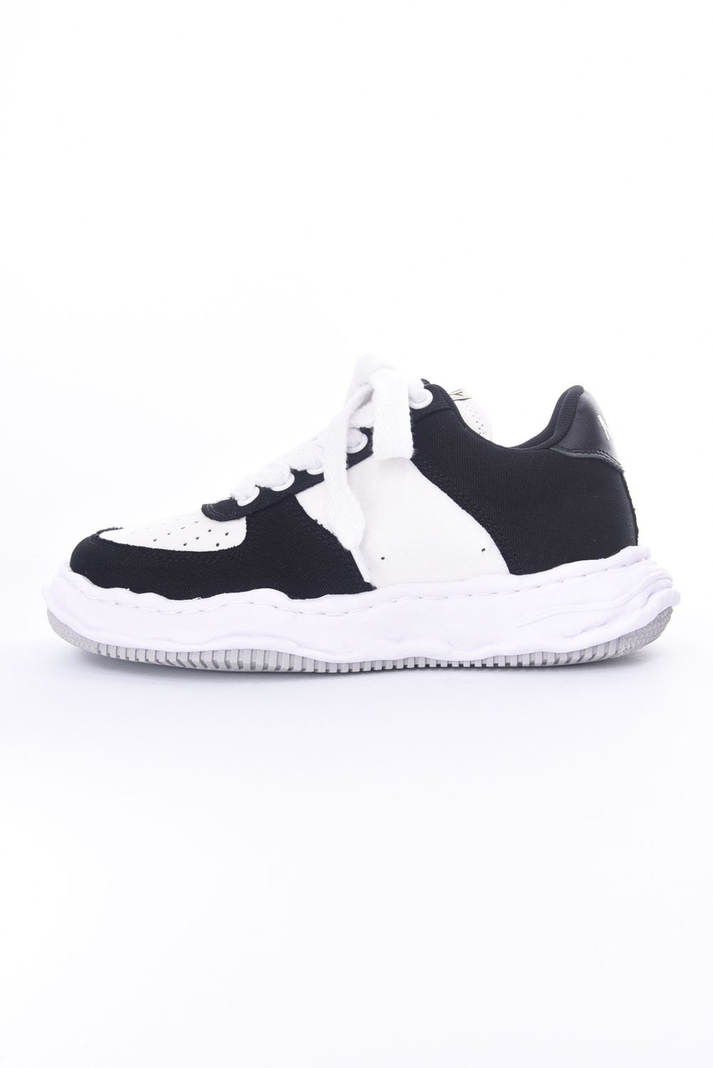 "WAYNE LOW"OG sole Canvas Low-Top sneaker / オリジナルソール キャンバス ローカットスニーカー ブラック / ホワイト