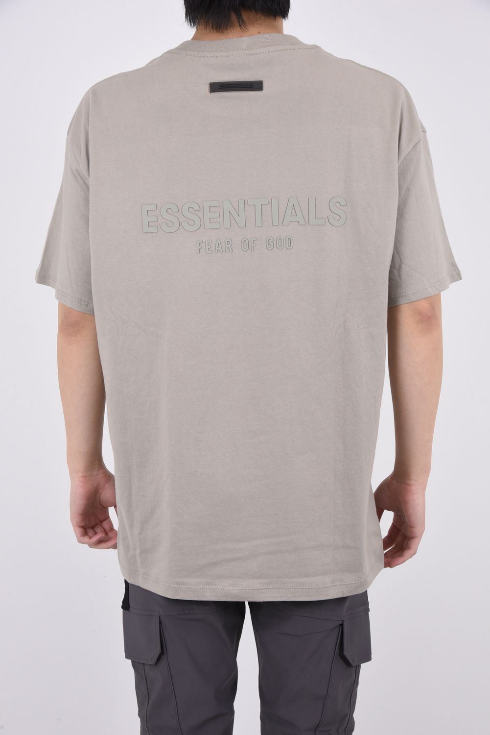 ESSENTIALS BACK LOGO T-Shirt / フロント ロゴ 半袖 Tシャツ モス - S