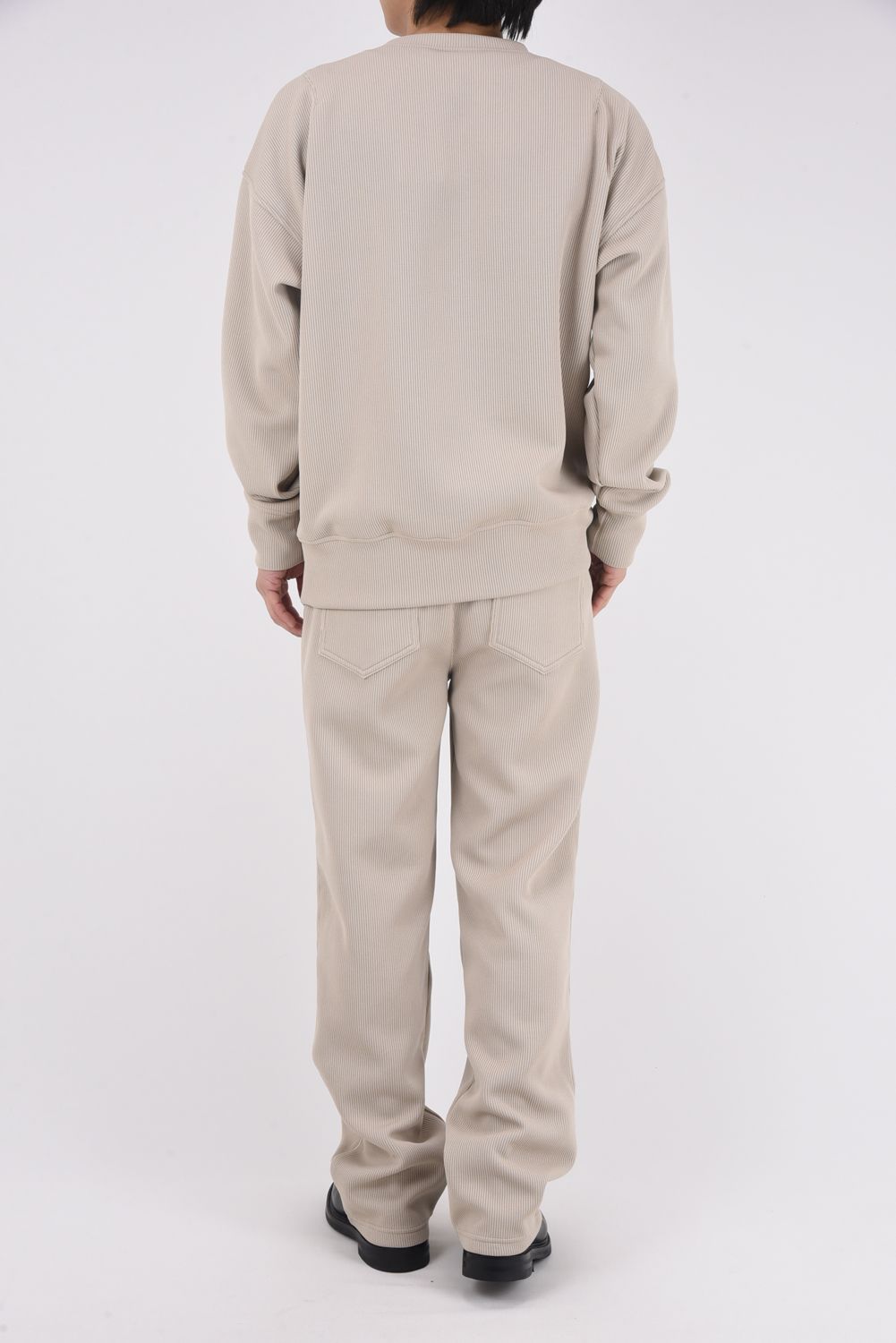 【26SS 39th】 AZE WIDE TUCK PANTS / 畔編みニット生地 セミワイドシルエット イージータックパンツ (グレージュ)