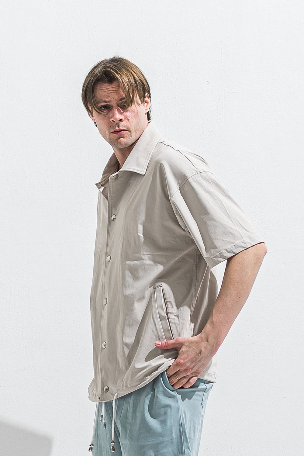 NYLON HALF COACH JACKET / ナイロン ハーフコーチジャケット （グレージュ） (5月中旬頃入荷予定) ※オーダー締切2月15日(日)18時