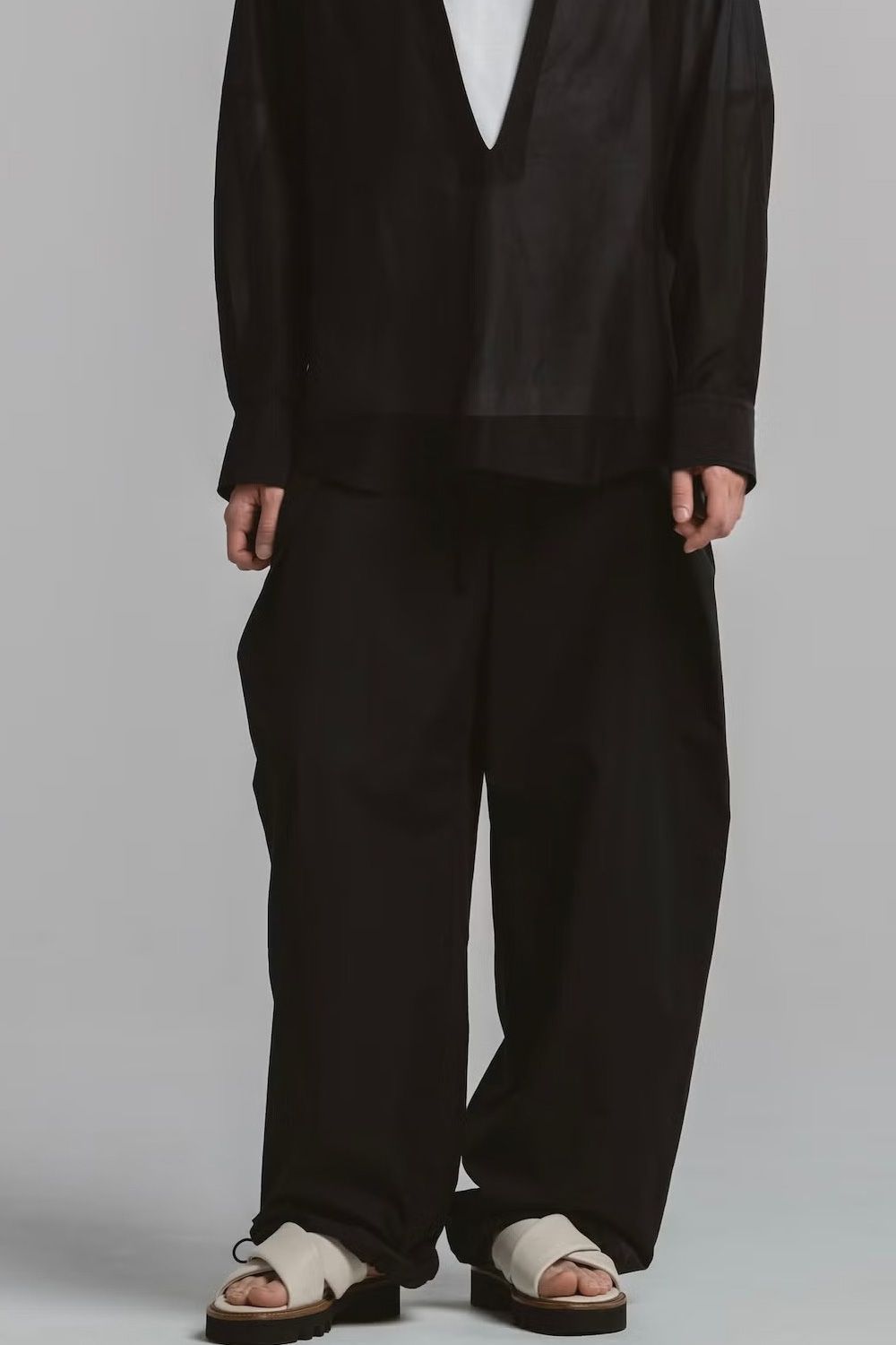 DRAWSTRING WIDE TROUSERS / ドローストリング ワイドパンツ (ブラック）