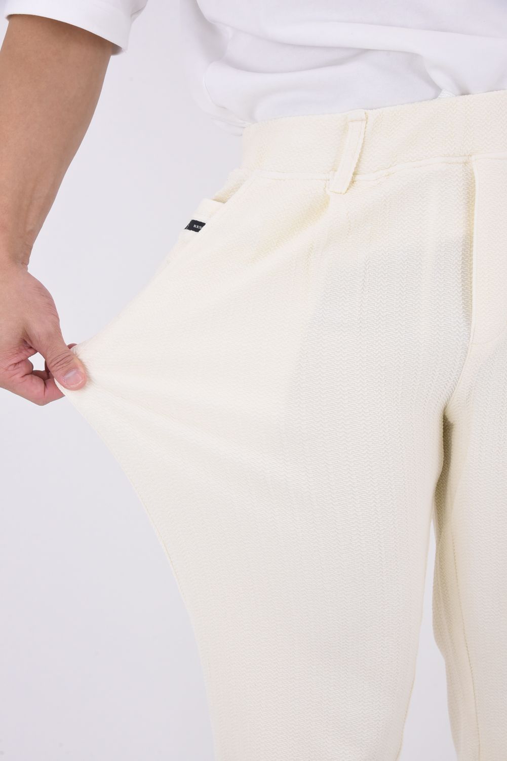 SEMI WIDE TUCK PANTS / ブリスターニット セミワイド ワンタックイージーパンツ (オフホワイト)