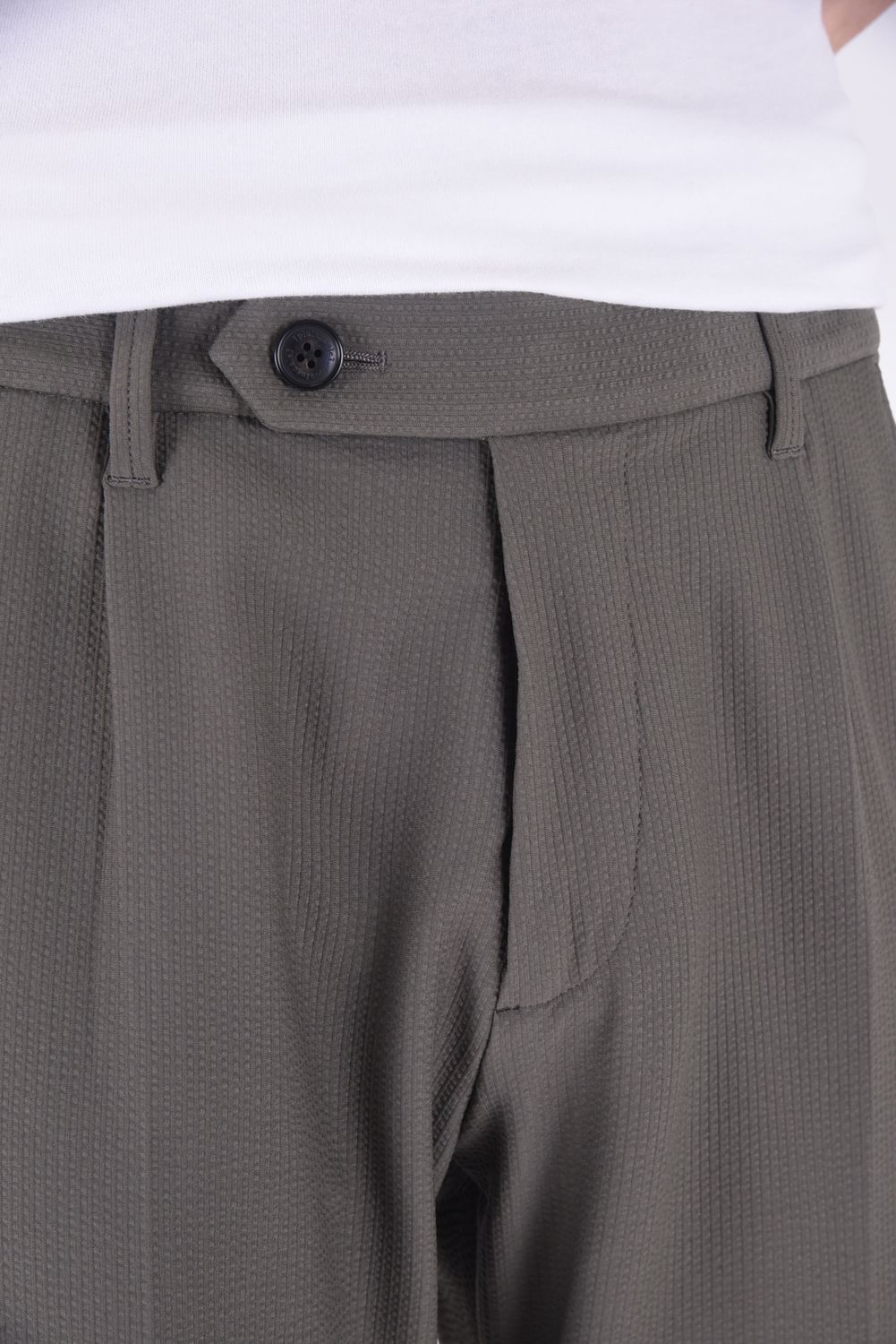 COMFY PANTS / ストレッチサッカー スラックス グレーベージュ