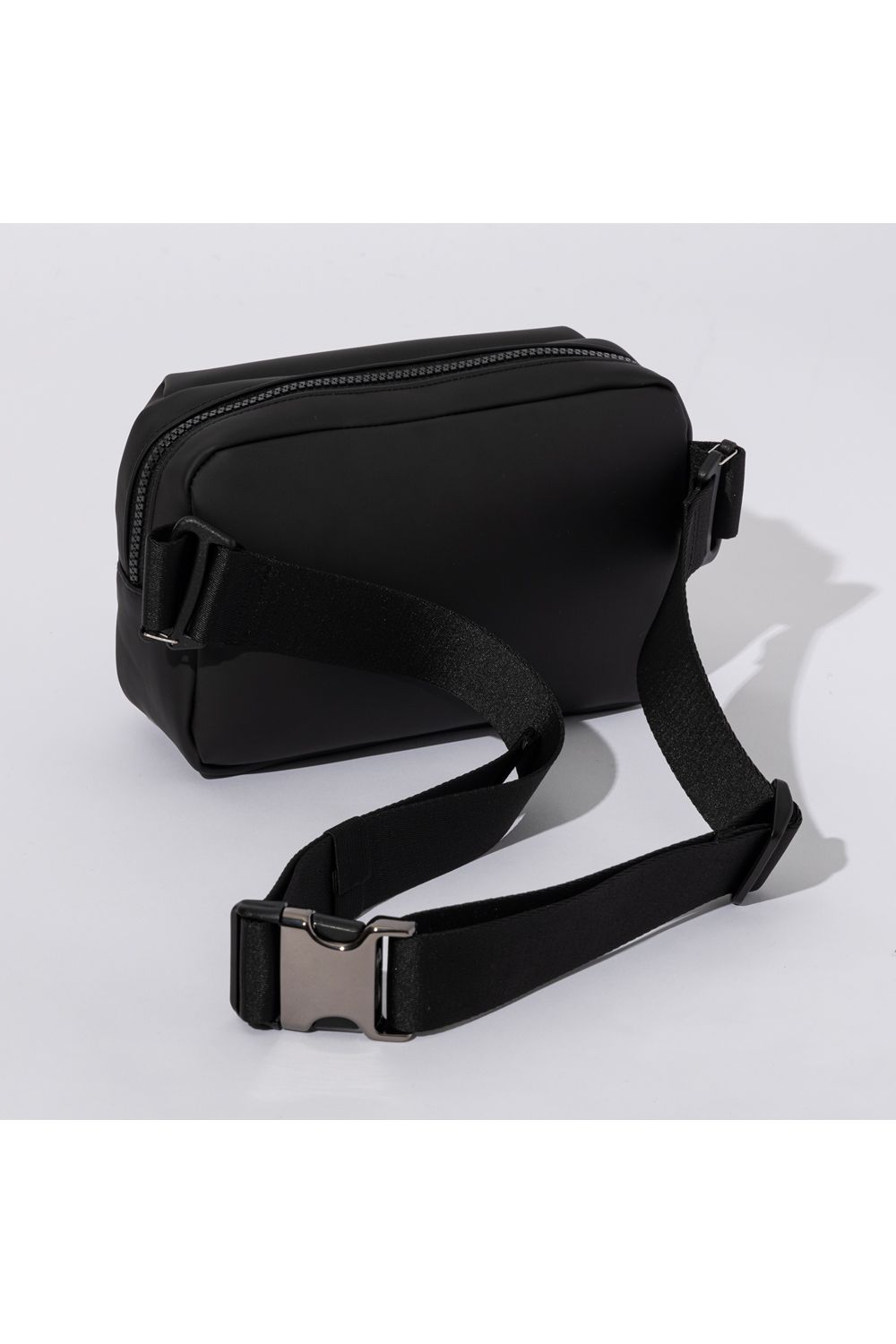 MATTE BODY BAG / フェイクマットレザー ボディバッグ (ブラック)