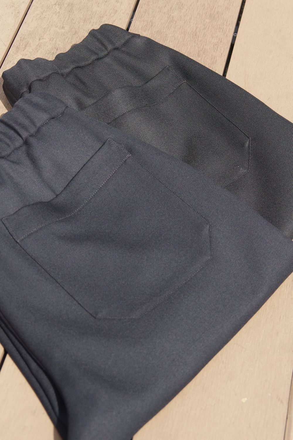 WOOL TWILL PANTS / プレーンフロント イージーパンツ （ネイビー）