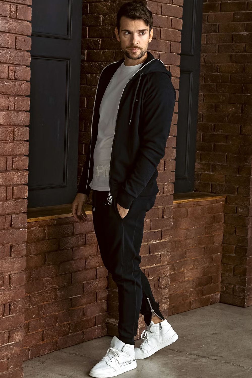 【26SS】 LUXURIOUS ZIP JOGGER PANTS / 裾ファスナー ジョガーパンツ (ブラック)