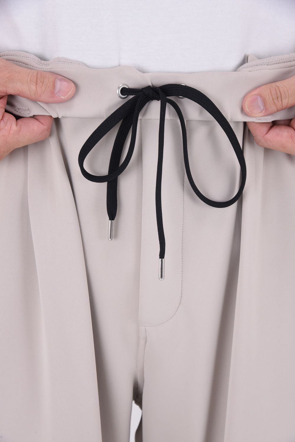 EMILIO DB WIDE PANTS / ダンボール素材 接触冷感 エコレザーコインポケット スラックス型イージーワイドパンツ (グレージュ)