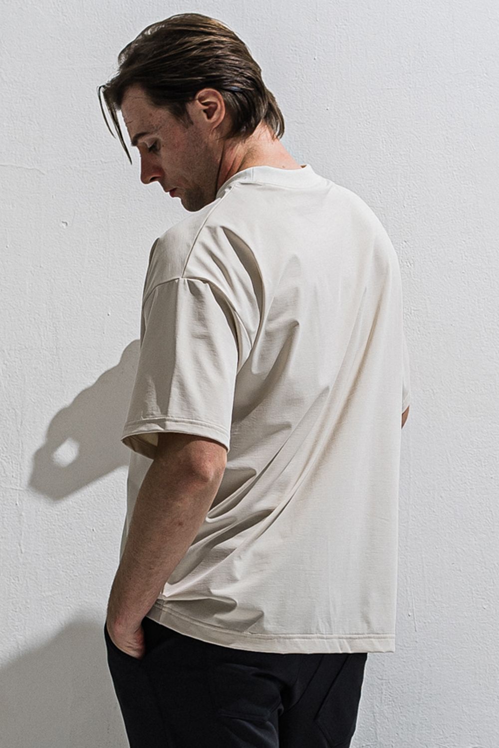 PB SIGN OVERNYLON T / ナイロントリコット サインプリント オーバーサイズ Tシャツ (グレージュ) (4月上旬入荷予定) ※オーダー締切12/13(土)17:00