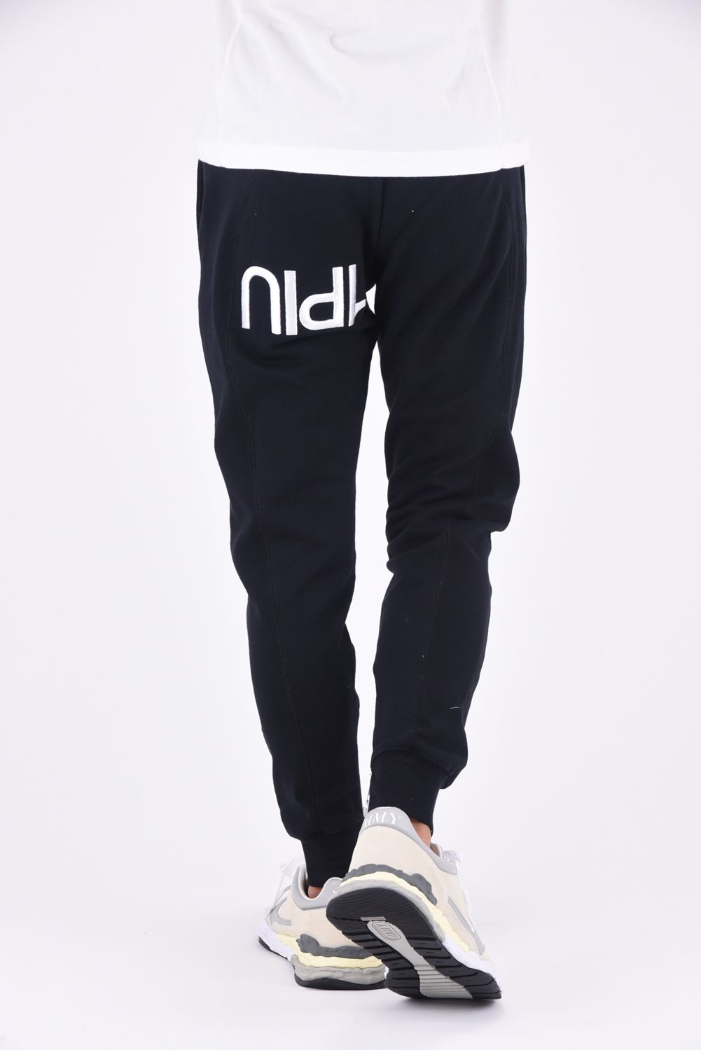 1PIU LOGO HEAVY PANTS / 1PIUロゴ刺繍 スウェットパンツ ブラック