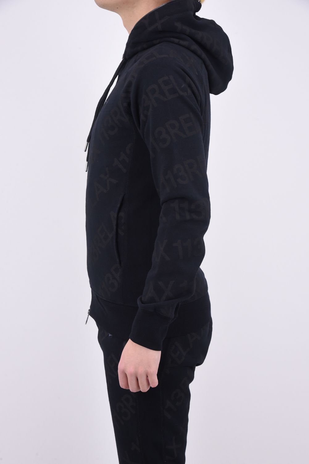 DIAGONAL LOGO HOODIE / サイドリブ ダイアゴナルロゴ ジップアップパーカー ブラック