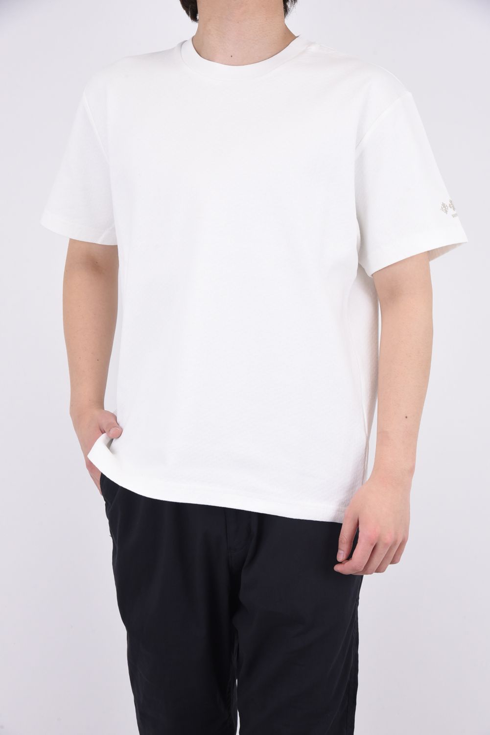 限定SALE豊富なTATRAS 半袖Tシャツ MEROPE MTAT22S8192-Mブラック2 Tシャツ/カットソー(半袖/袖なし)